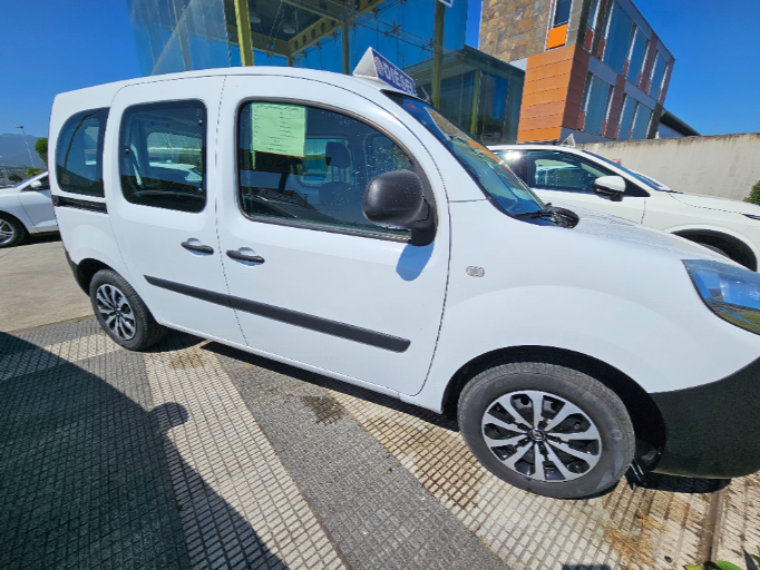 renault kangoo combi profesional m1af blue dci 95 cv aparcada
